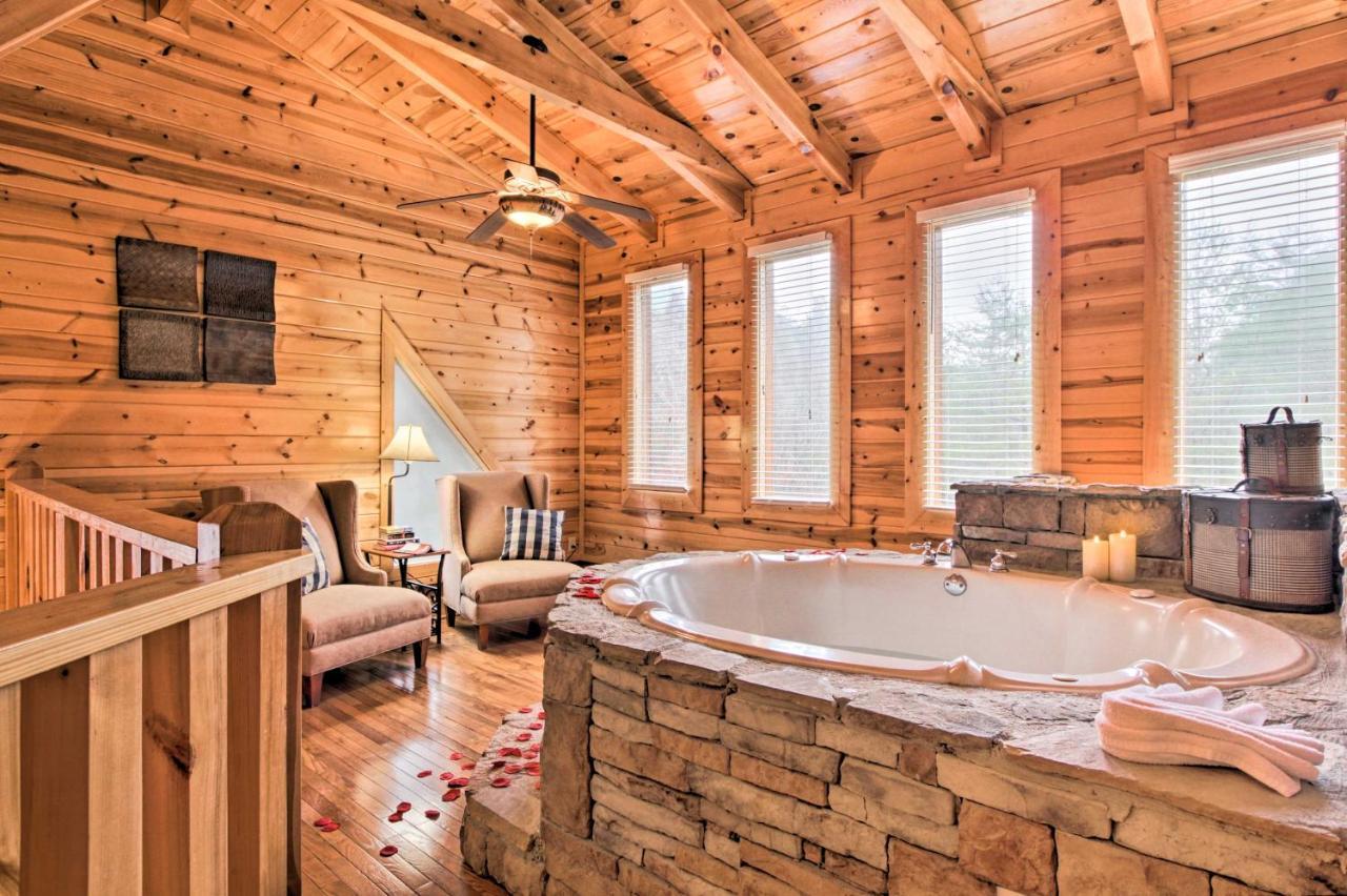 Cabin With Hot Tub About 2 Mi To Island In Pigeon Forge! Kültér fotó