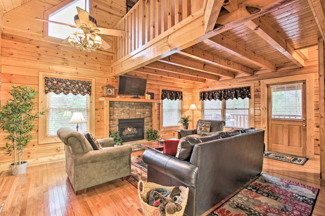Cabin With Hot Tub About 2 Mi To Island In Pigeon Forge! Kültér fotó